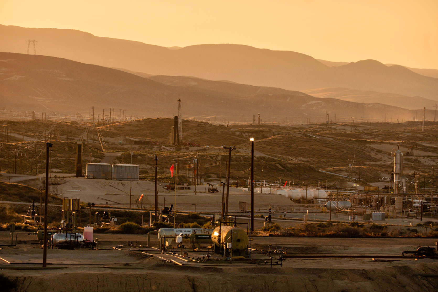 View of oilfields near Buttonwillow