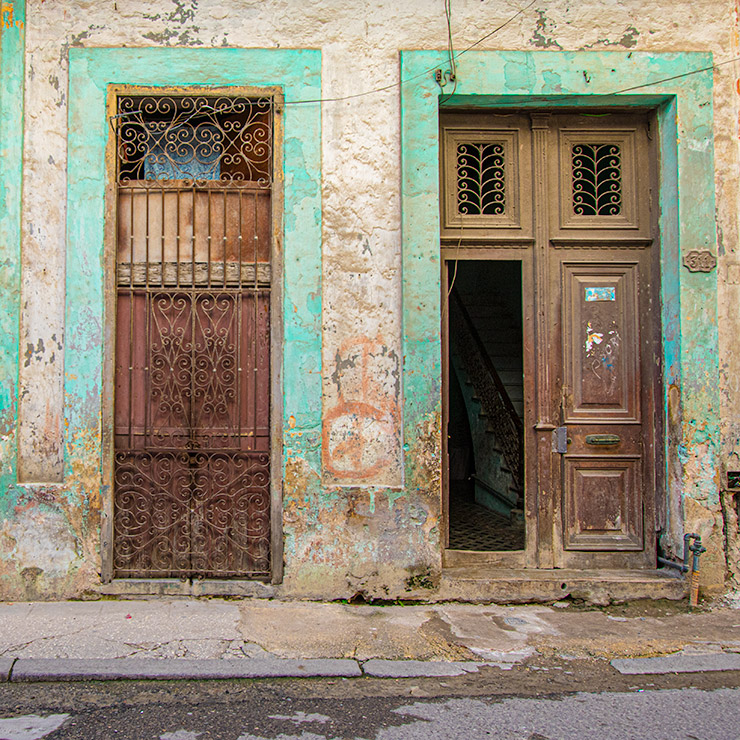 Dilapidated doors in Havana
