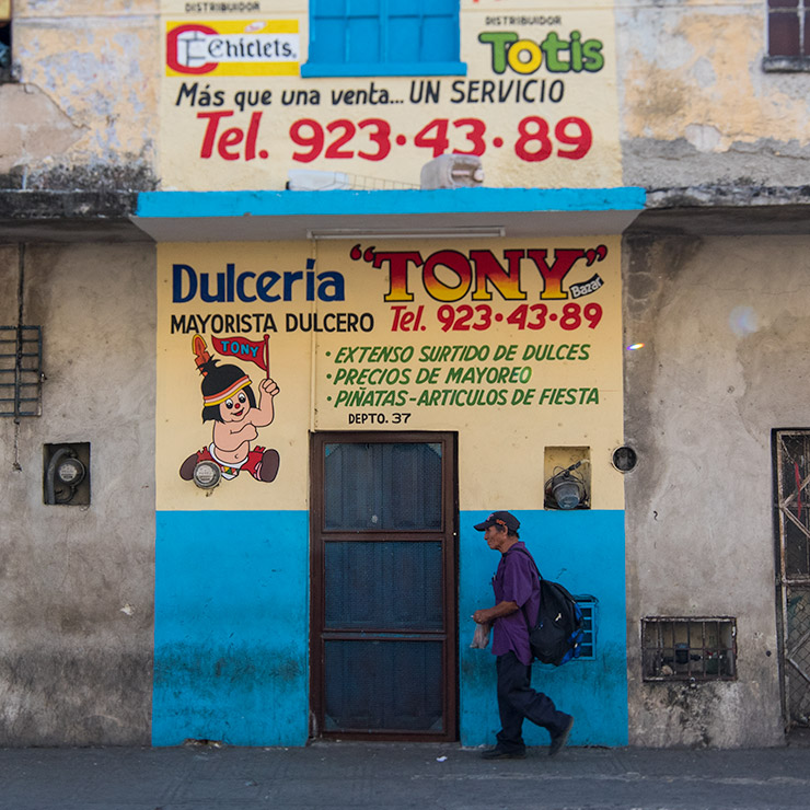 Urban door in Mérida