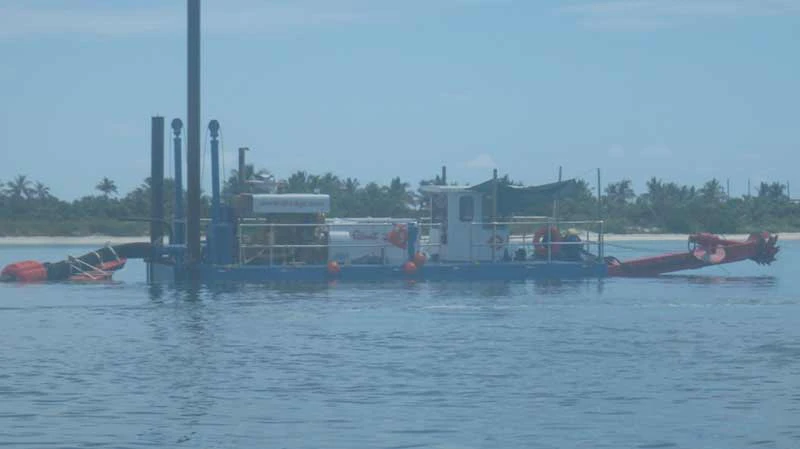 Dredging at Bakers Bay