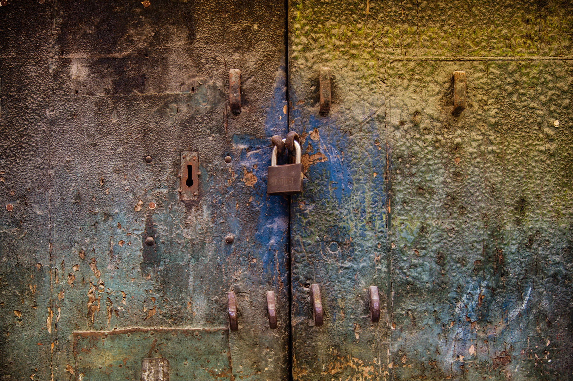 Sicilian door details